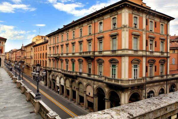 Bologna: First Discovery Walk and Reading Walking Tour - Common Questions