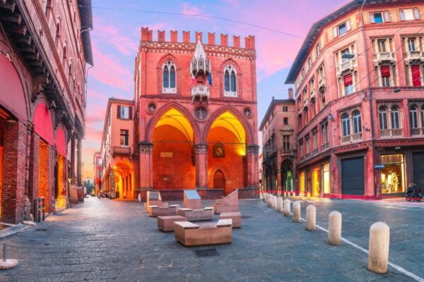 Bologna: First Discovery Walk and Reading Walking Tour - The Sum Up