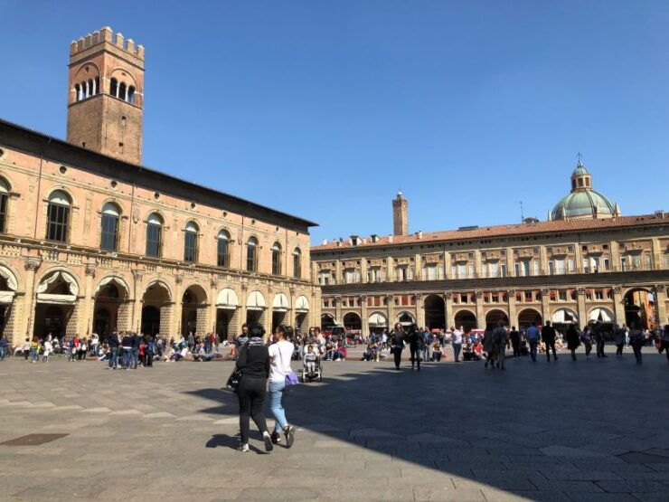Bologna: Guided Architecture Walking Tour - Tour Pricing and Duration