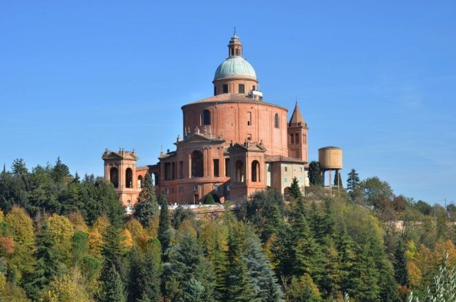 Bologna: Guided Architecture Walking Tour - Detailed Itinerary Stops