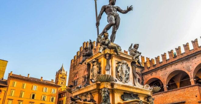 Bologna: Highlights Self-Guided Scavenger Hunt and City Tour - Full Description