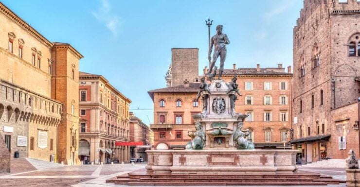 Bologna: Kid-friendly Guided Tour of the City Highlights - Tour Duration and Meeting Point