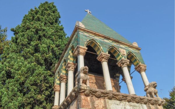 Bologna: Old Town Hidden Gems Exploration Game - Inclusions and Important Information