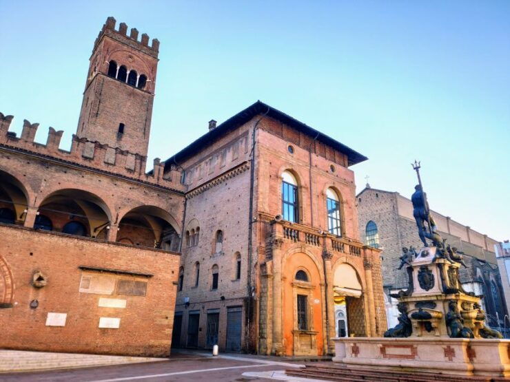 Bologna: Old Town Murder Mystery City Game - Game Overview