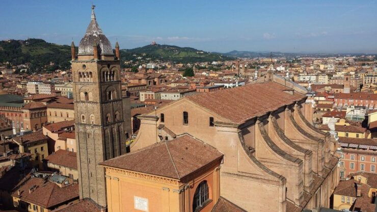 Bologna - Old Town Private Historic Walking Tour - Tour Description