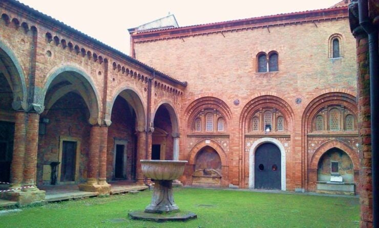 Bologna: Private Santo Stefano Tour With Food Tasting - Good To Know