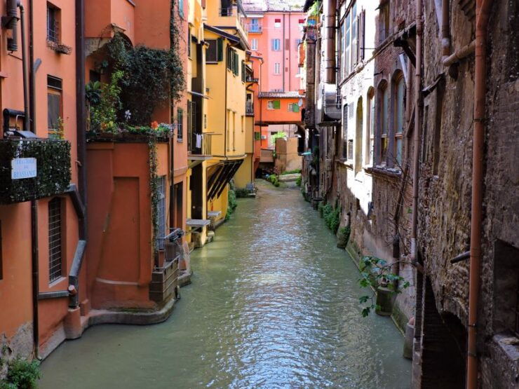Bologna: Private Tour With a Local Guide - Booking Information