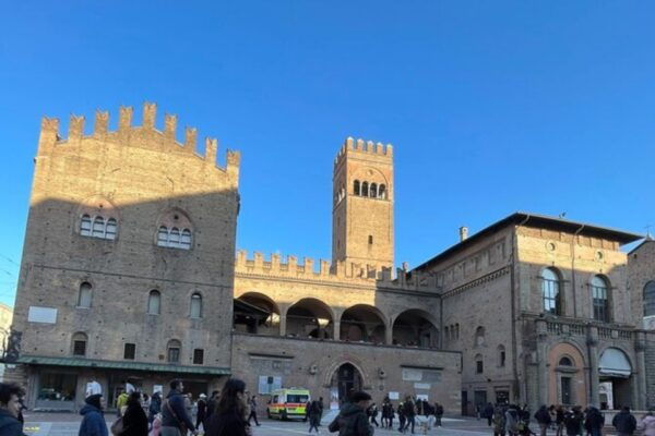 Bologna: Self-Guided Historical Audio Tour - From Risorgimento to Historic Landmarks