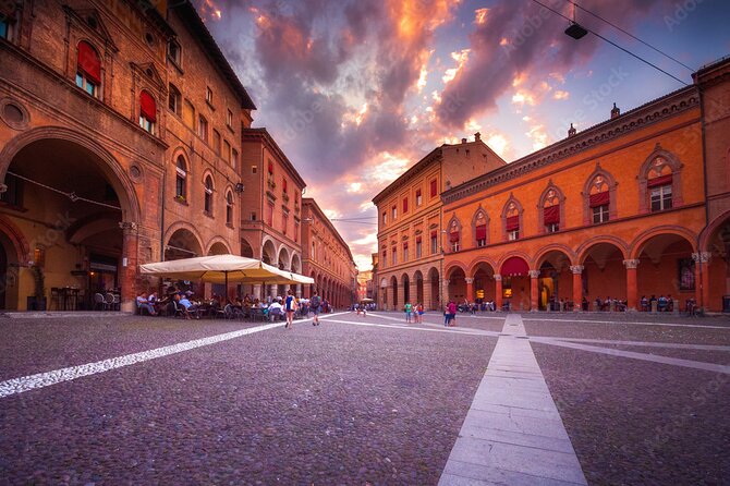 Bologna: the Red Medieval Pearl and Its Delicious Food (Private Tour) - Uncovering Bolognas Historical Landmarks
