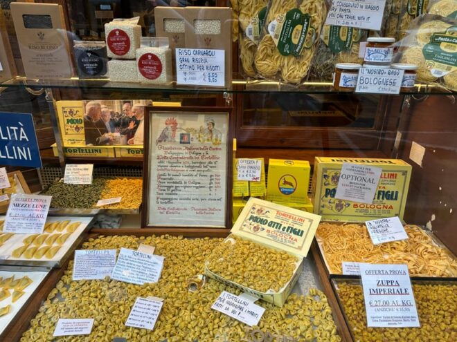 Bologna: Walking Food Tour and Highlights With a Local Guide - Customer Reviews and Ratings