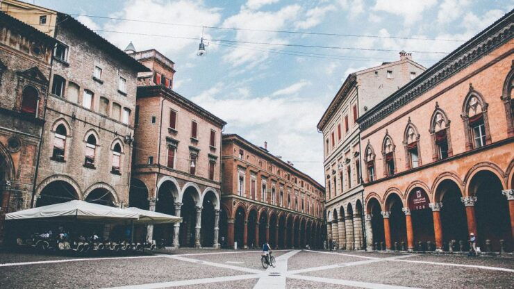 Bologna: Walking Tour With Food Tastings - Accessibility and Cancellation Policy