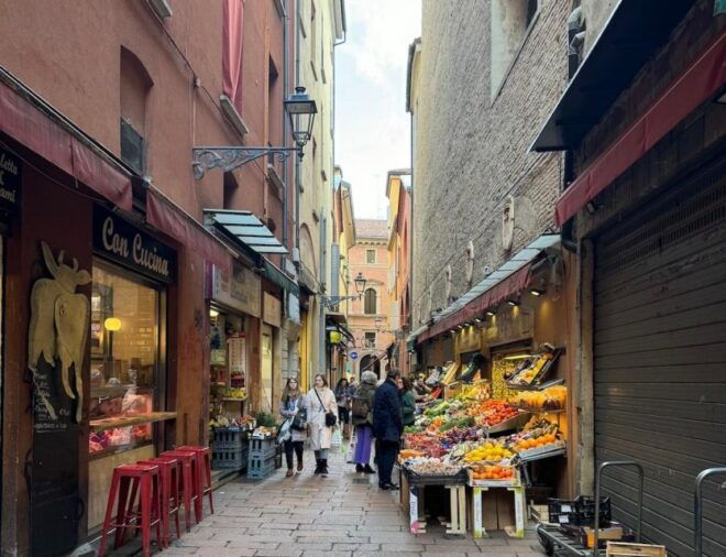 Bologna Walking Tour With Tower Sky View and Archiginnasio - Tour Itinerary and Inclusions