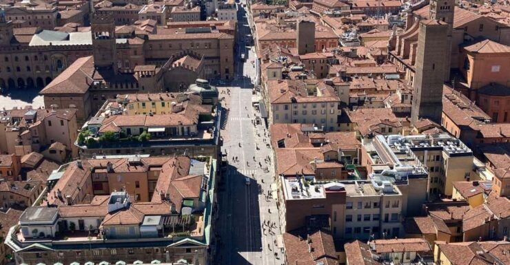 BOLOGNA WALKING TOUR+LUNCH+PHOTOSHOOT - Tour Overview