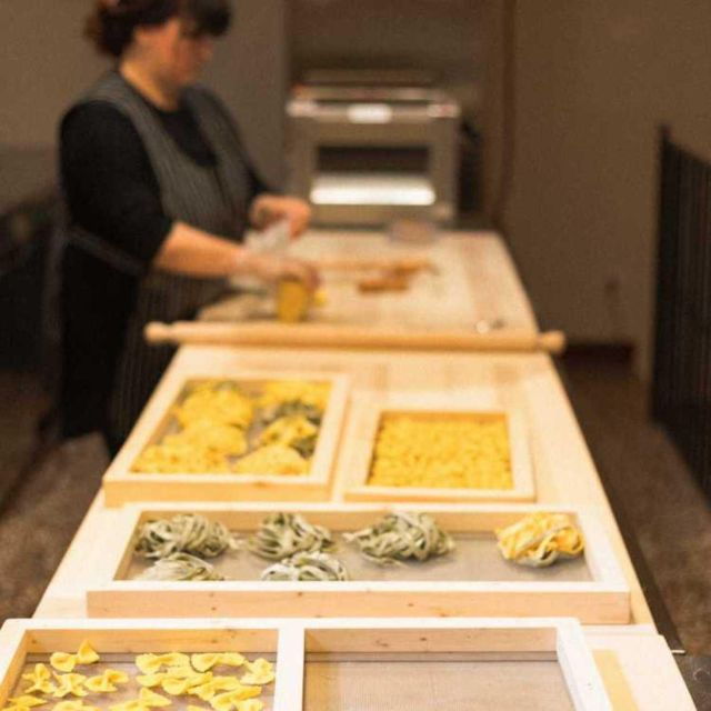 Bologna: Wine and Tasting Experience in Traditional Bottega - Experience Duration and Group Size