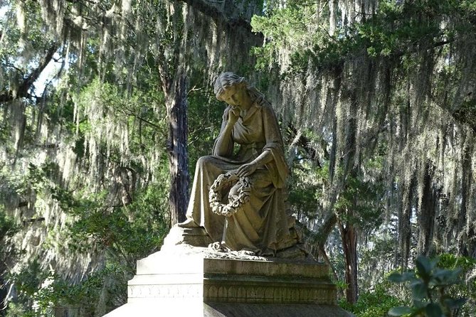 Bonaventure Cemetery Walking Tour With Transportation - Overview of the Walking Tour