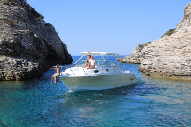 Bonifacio: Boat Trip to La Maddalena & Lavezzi Islands - Experience Description