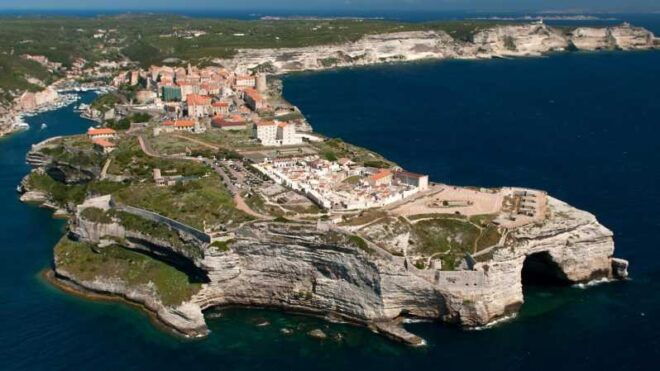 BONIFACIO - CORSICA: A TRIP FROM SARDINIA - Exploring Bonifacio
