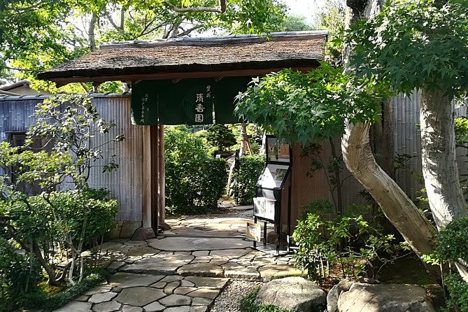 Bonsai Museum & Bonsai Experience - Bonsai Lesson Experience