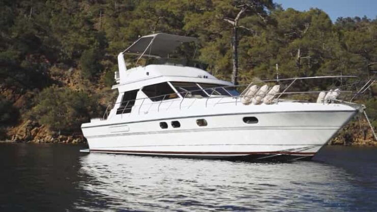 Book a Yacht Cruise: Corfu to Paxos, Blue Caves, Antipaxos! - Yacht Features and Specifications