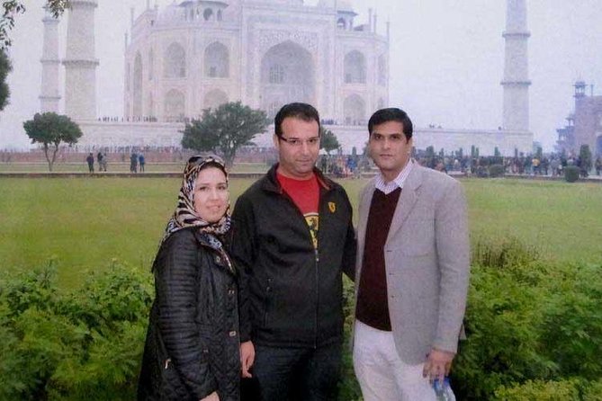 Book Official Guide for Taj Mahal & Fort. - Pickup Information