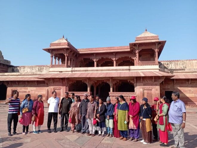 Book Official Tour Guide for Fatehpur Sikri. - Customer Review