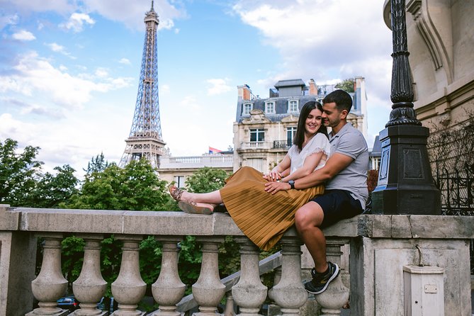 Book Your Amazing Photo Shoot in Paris - Professional Portraits With the Eiffel Tower