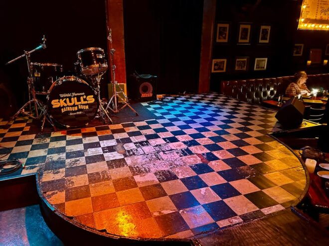 Booze, Brews, and Boos: Nashvilles Haunted Pub Crawl - Drinks and Camaraderie With Participants