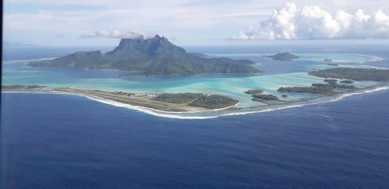 Bora-Bora 30 minutes private flight in light aircraft - Who Would Love This Tour?