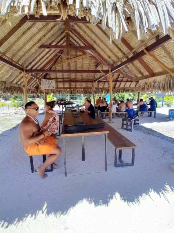 Bora Bora: Full Day in a Traditional Canoe in the Lagoon - The Polynesian Canoe: An Iconic Ride  