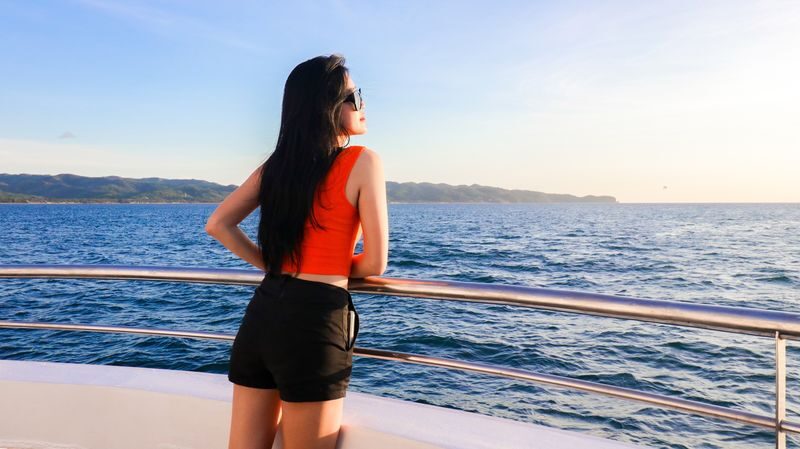 Boracay Diamond Sunset Cruise - Snorkelling and the sunset stop