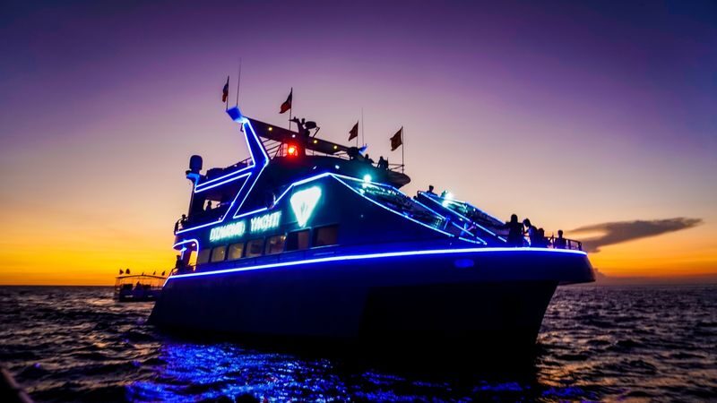 Boracay Diamond Sunset Cruise - Who will enjoy this yacht party?