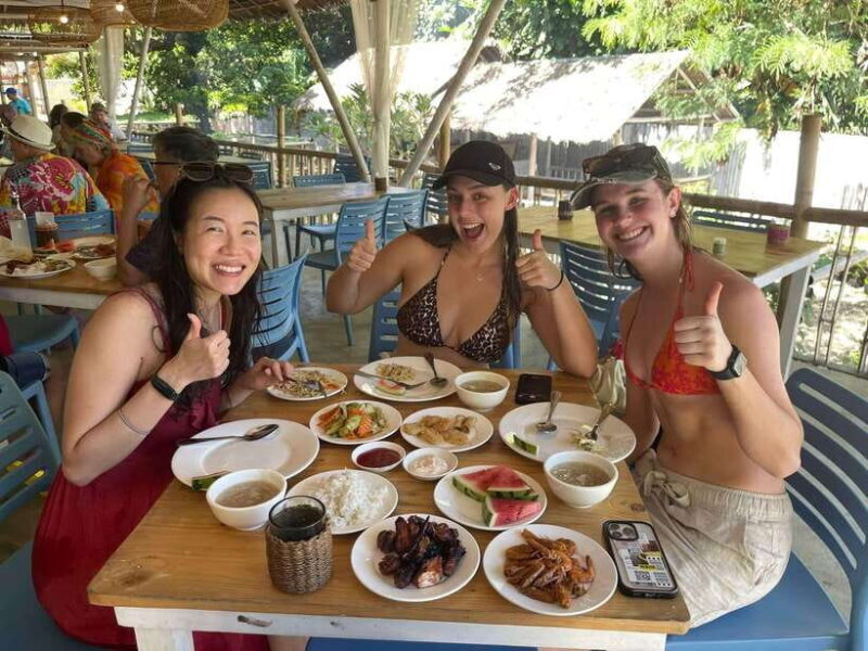 Boracay: Group Island Hopping w/ Lunch and Crystal - An In-Depth Look at the Island Hopping Experience