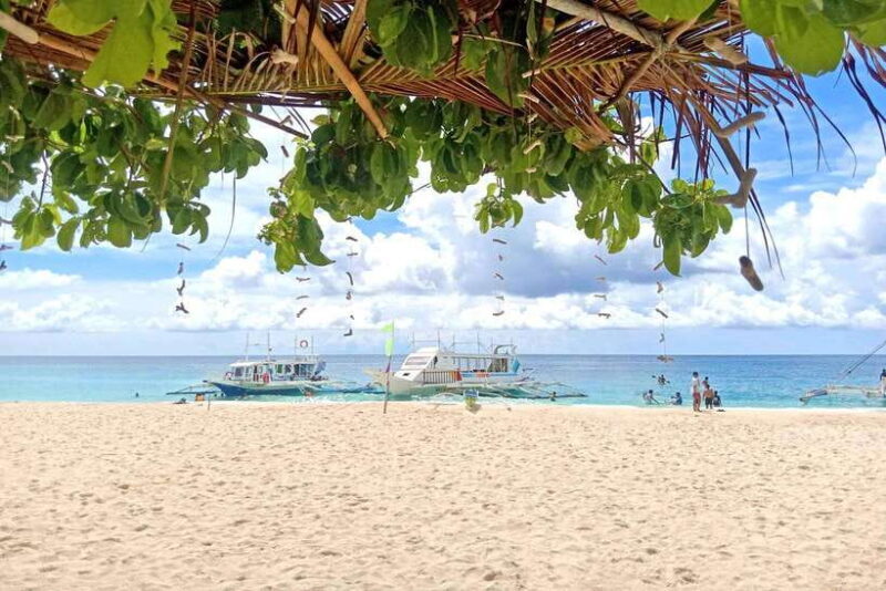 Boracay: Island Hopping Boat Tour with Crystal Cove Entry - Exploring the Boracay Island-Hopping Boat Tour with Crystal Cove Entry