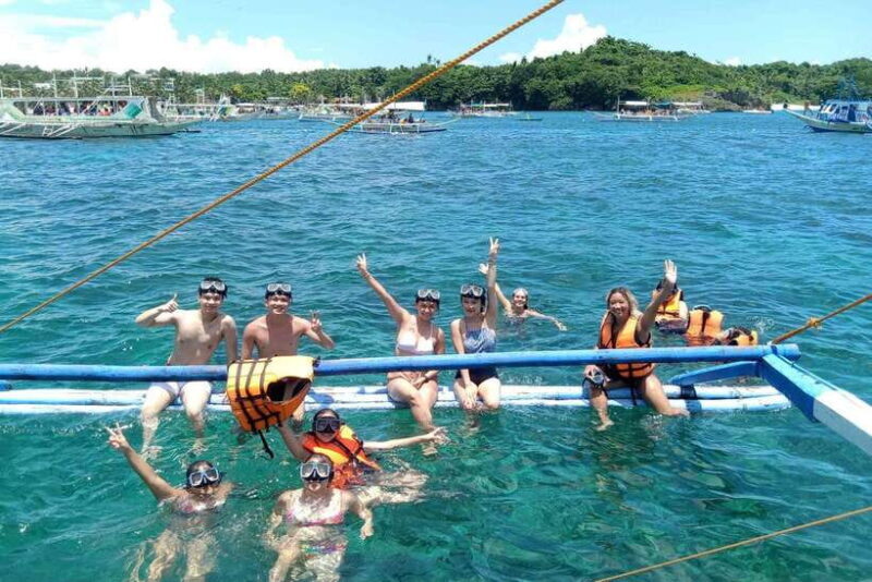 Boracay: Island Hopping Boat Tour with Crystal Cove Entry - Good To Know