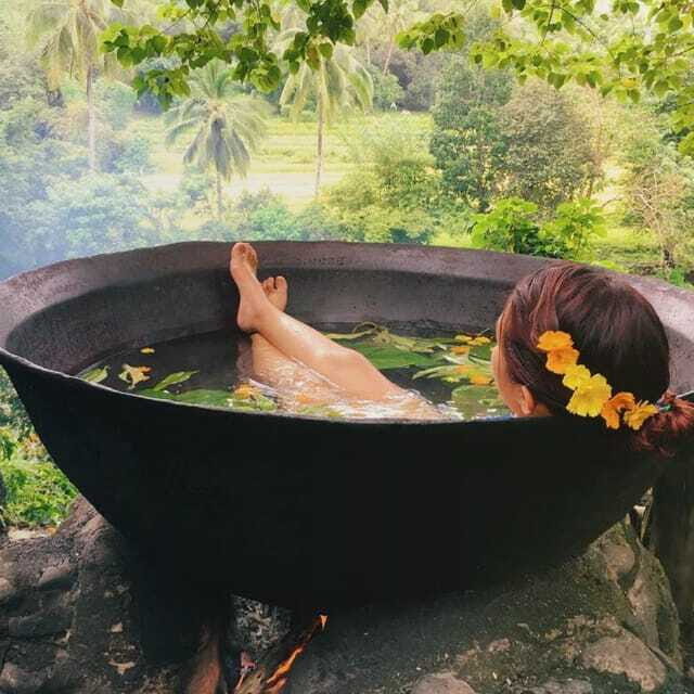 Boracay: Island Hopping with Buffet Lunch & Helmet Diving - The Sum Up