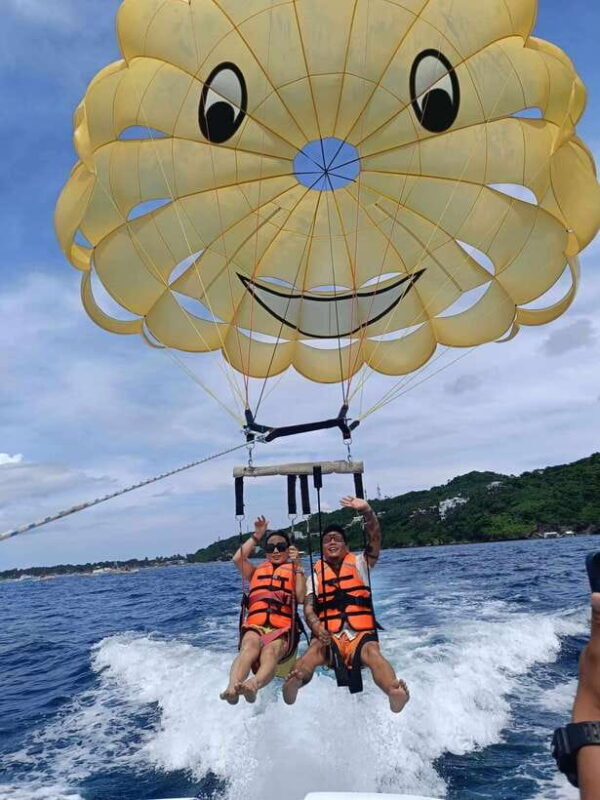 Boracay Parasailing - The Value of this Parasailing Tour