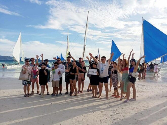 Boracay: Paraw Sailing With Photos - Full Description