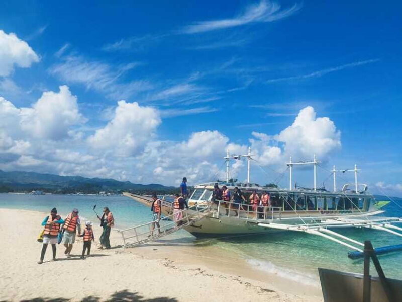 Boracay: Private Island Hopping and Lunch with Seaview - The Sum Up