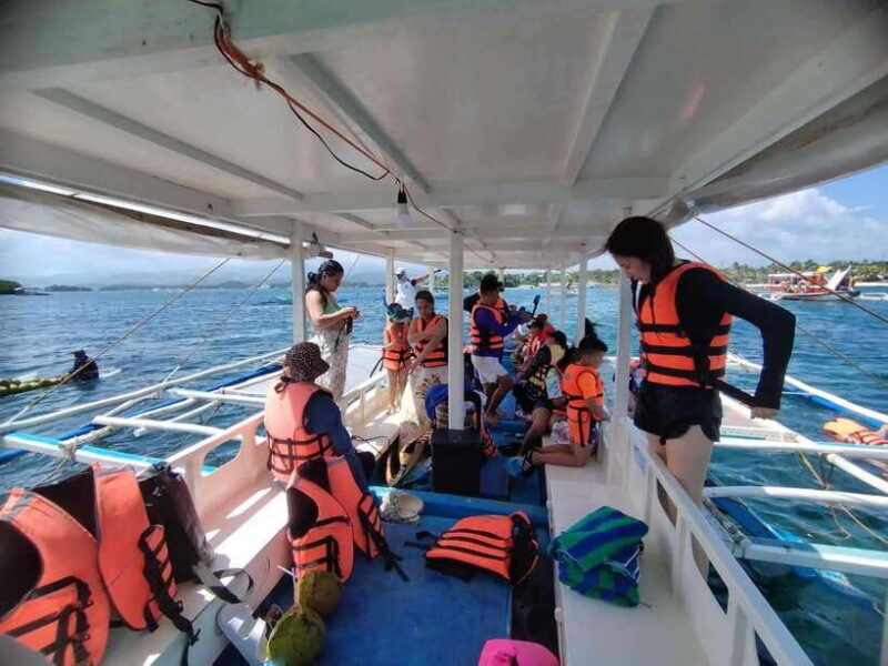Boracay: Private Island Hopping and Lunch with Seaview - Good To Know