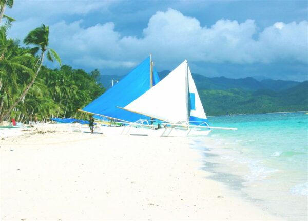 Boracay: Private Traditional Bamboo Boat Sailing Tour - Meeting Point and Coordinator