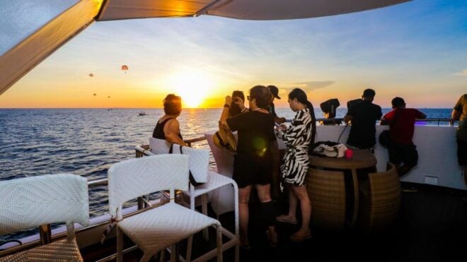 Boracay: Scenic Sunset Cruise With Live Music - Highlights of the Sunset Cruise Experience