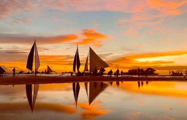 Boracay: Sunset Paraw Sailing With Photos - Common Questions