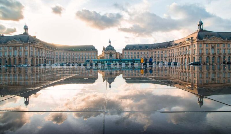 Bordeaux 1h30 City Walking Tour: Discover Historic Landmarks - The Sum Up