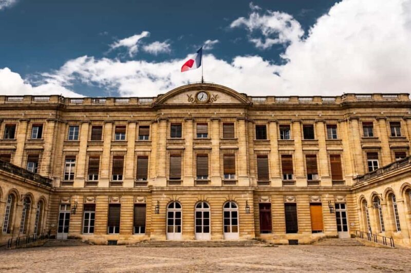 Bordeaux: 2-hour Best Intro Walking Tour with a Local - Bordeaux: 2-hour Best Intro Walking Tour with a Local