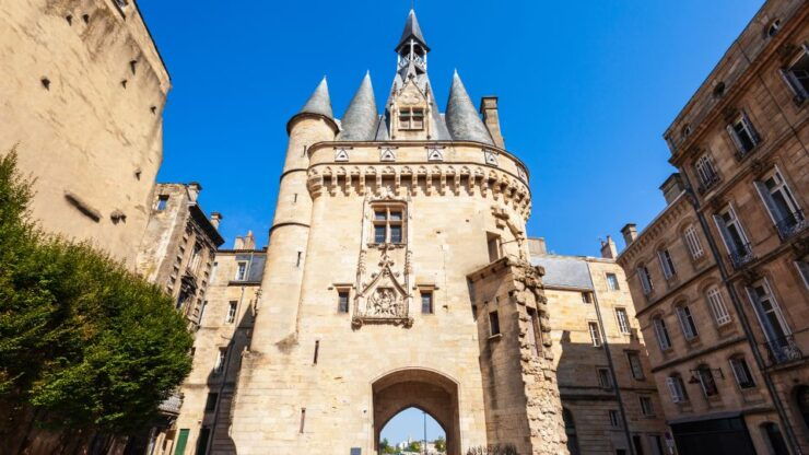Bordeaux: City Exploration Game and Tour on Your Phone - Highlights and Features