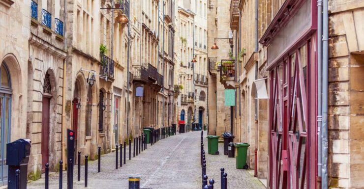 Bordeaux: City Highlights & Self-Guided Scavenger Hunt Tour - Experience Highlights