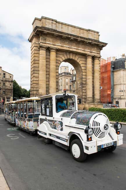 Bordeaux: Electric Train Tour - The Authentic Charm of the Decor and Guide Commentary