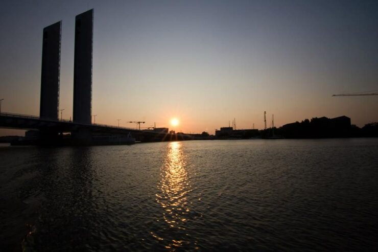 Bordeaux: Evening Apéritif Cruise on the River Garonne - Scenic Views of Bordeauxs Waterfront