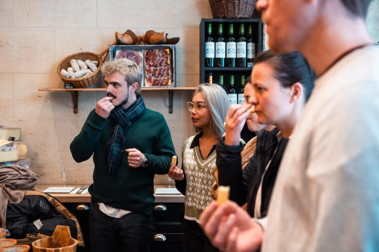 Bordeaux : Evening Food and Wine Tour With Local Delicacies - Tasting Local Delicacies and Wines