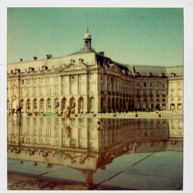 Bordeaux: Explore the City of Wines Through the Polaroid - Accessibility and Group Size